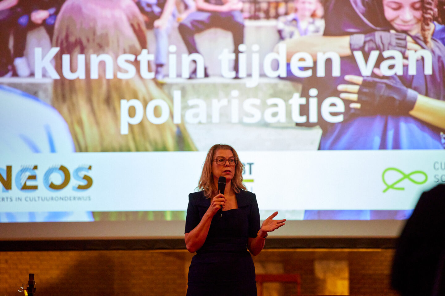 Keynote spreker Jacqueline Kleijsters tijdens Kunst in tijden van polarisatie