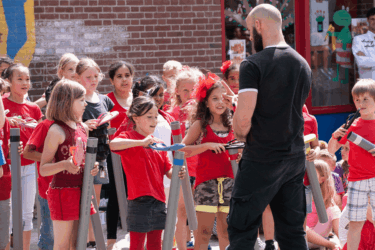 Grote-Schoolpleinorkest--foto-met-Joost-Noord-Holland-dagblad---Fort-vd-Verbeelding
